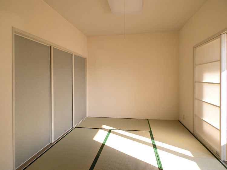 Other room space. Japanese-style room 6 tatami