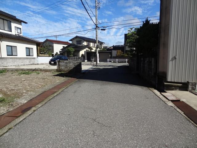 Other local. Frontal road