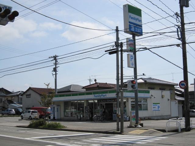 Convenience store. 434m to FamilyMart Mitsukuchishin the town shop