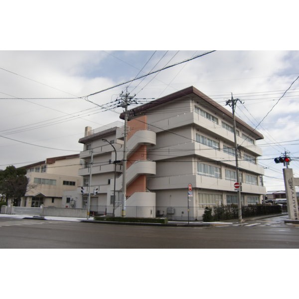 Primary school. 652m until the Kanazawa Municipal Molloy the town elementary school (elementary school)