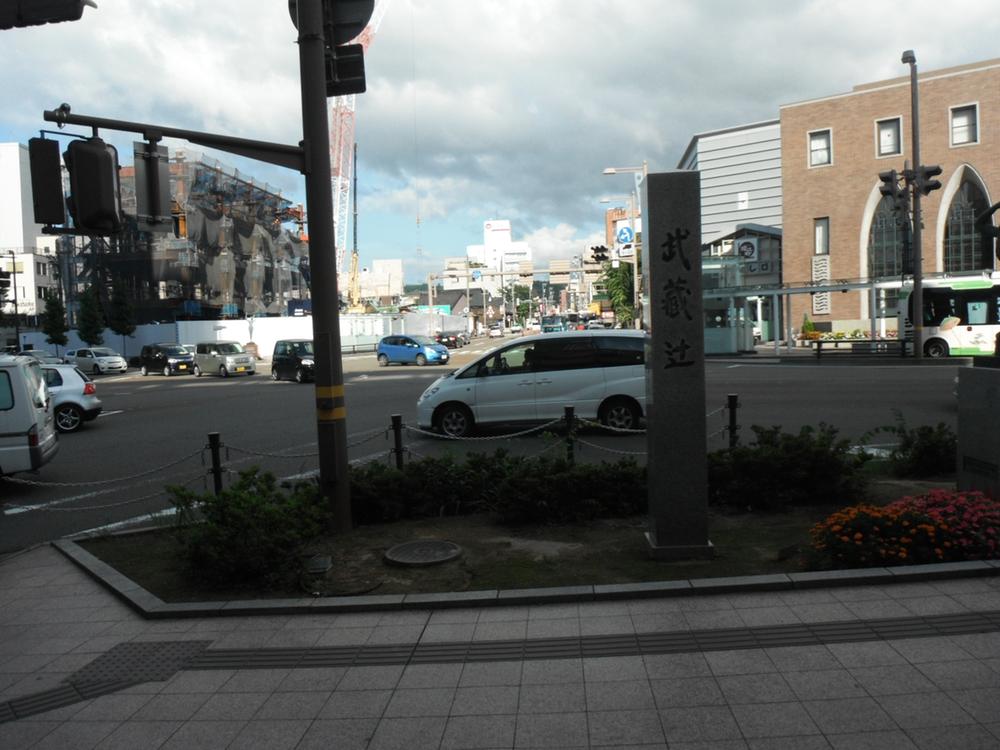 Other local. Local (July 2012) Photo: Musashi months Tsuji intersection near