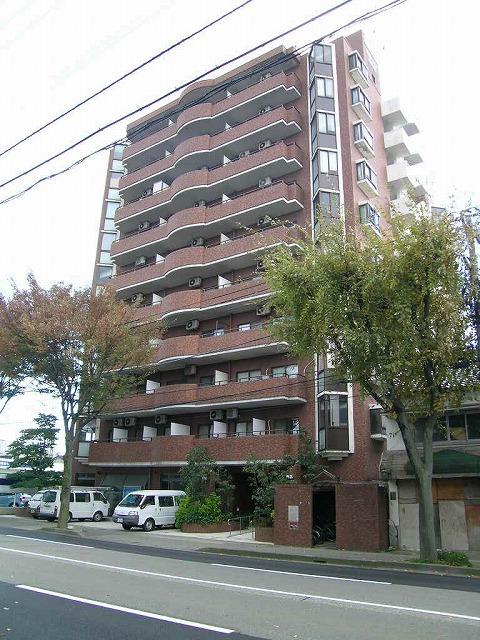 Local appearance photo. There is a separate condominium garage (1.3 million yen)