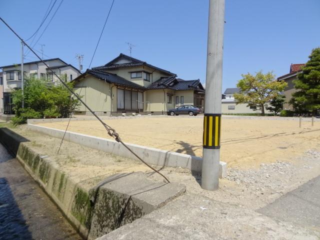 Local appearance photo. Current state