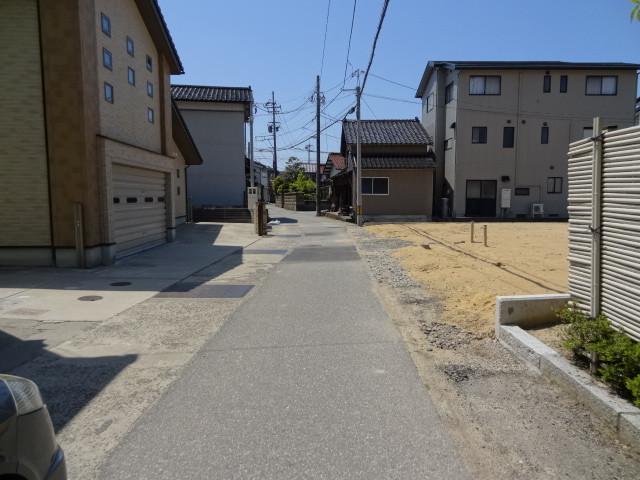 Other local. Frontal road