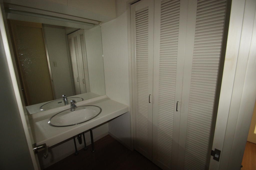Washroom. The photograph is a 105, Room