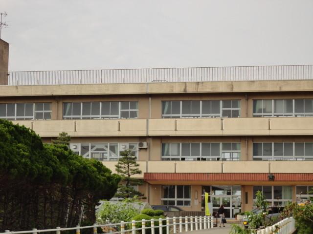 Local land photo. Oura Elementary School