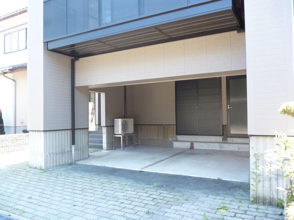 Parking lot
