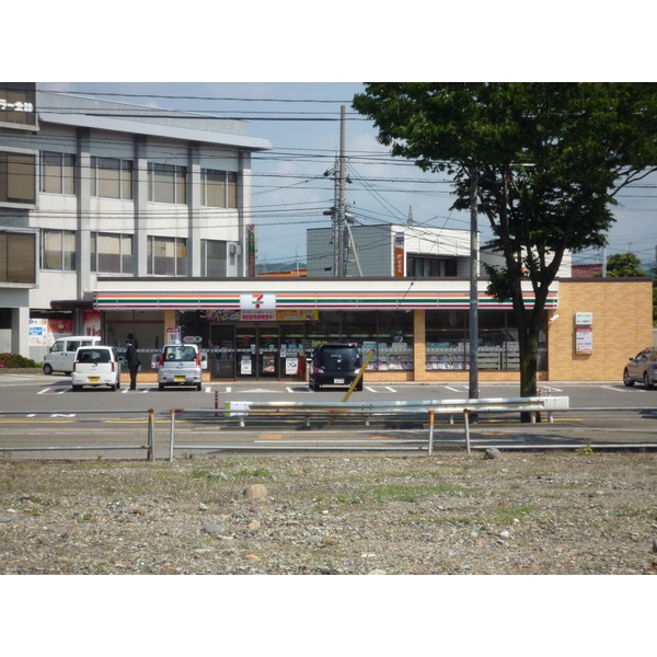 Convenience store. 368m until the Daily Yamazaki Nishikanazawa store (convenience store)