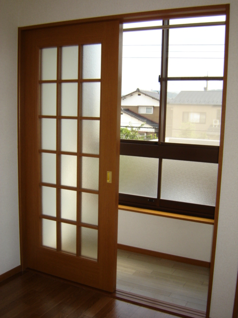 Other room space. Sunroom