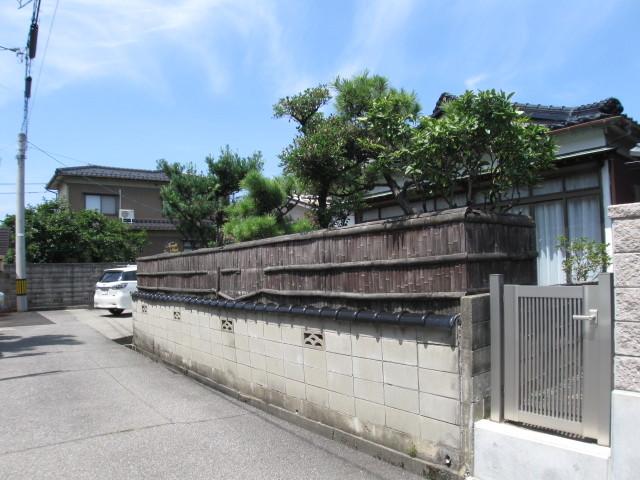 Local land photo. Oshino elementary school, Southwest Junior High School