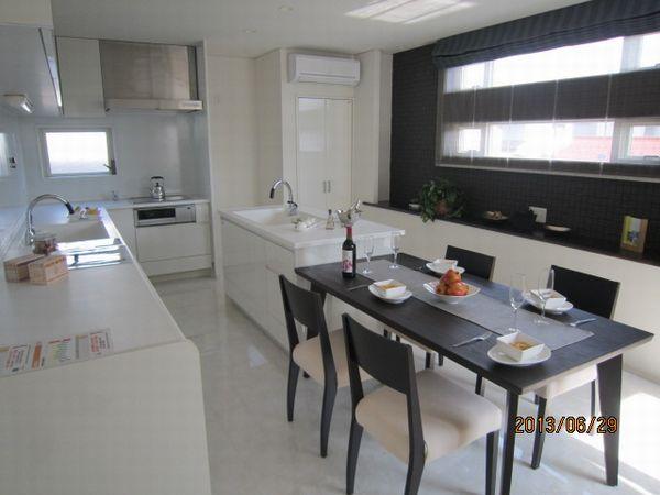 Kitchen. Local (June 2013) Shooting