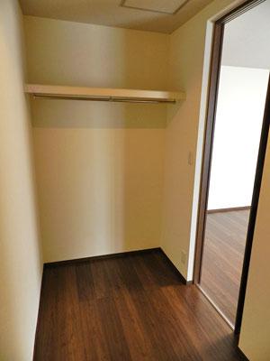 Receipt. Walk-in closet