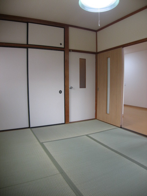 Other room space. Japanese-style room 6 quires