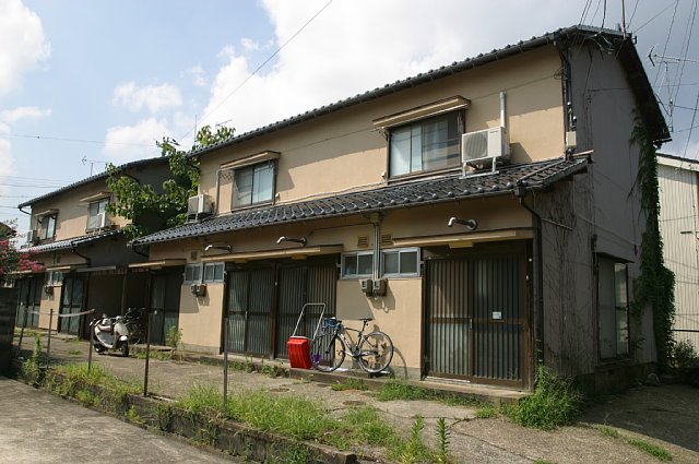 Building appearance. Emotion full of apartments, such as the Showa tenement