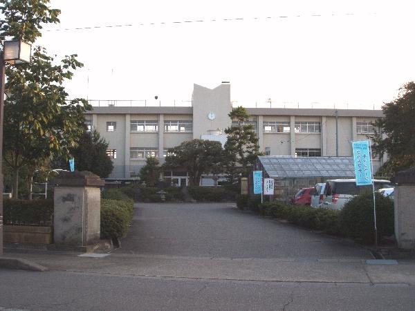 Primary school. 389m to Komatsu City Yatano Elementary School