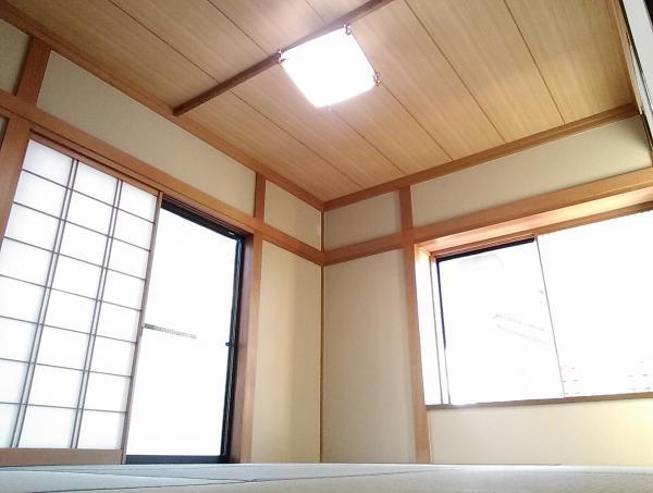 Non-living room. Bright 8-mat Japanese-style room is between continued and LDK. Usage is freely