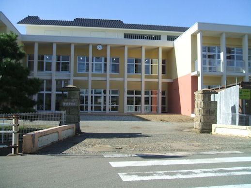 Primary school. School Ataka elementary school ・ Ataka is a junior high school