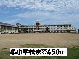 Primary school. 450m until skewer elementary school (elementary school)