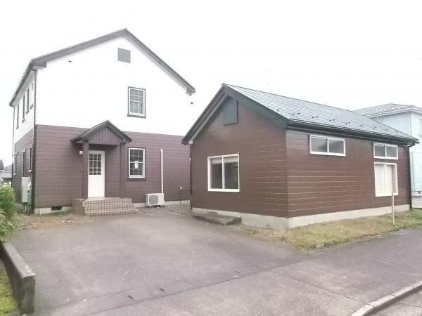Local appearance photo. Imported houses, Multipurpose space two buildings