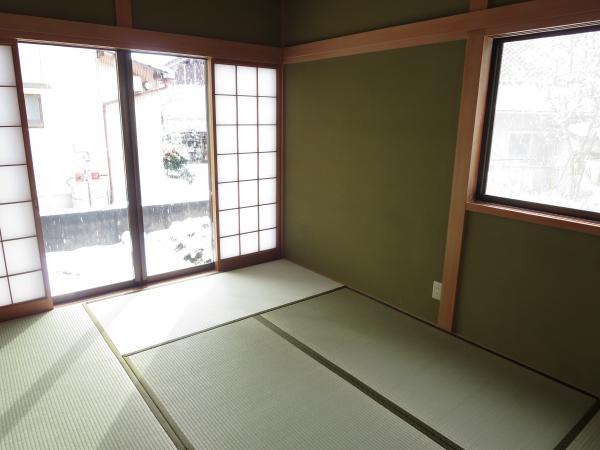 Non-living room. First floor Japanese-style room 6 quires is yang per good