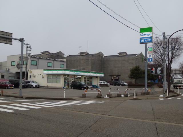 Convenience store. FamilyMart Tatsunokuchi Mitsuya store up (convenience store) 252m
