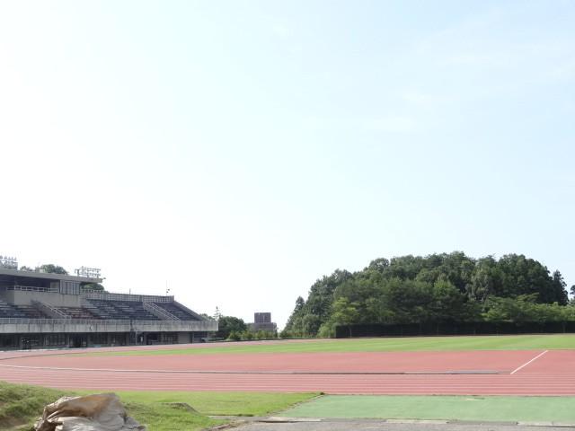 Local photos, including front road. Tatsunokuchi athletics stadium