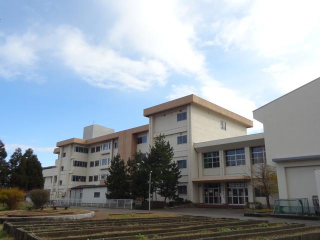 Local photos, including front road. Misono Elementary School