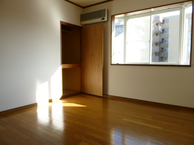 Other room space. Hiroshi 7