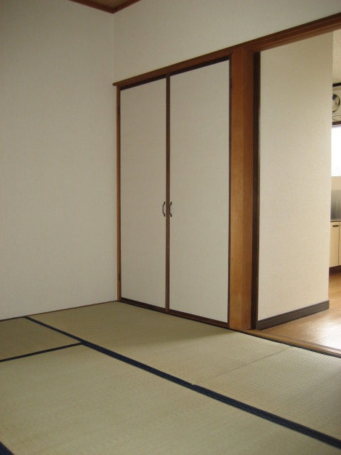 Living and room. After allese-style room! You'll come to Golon and horizontal.