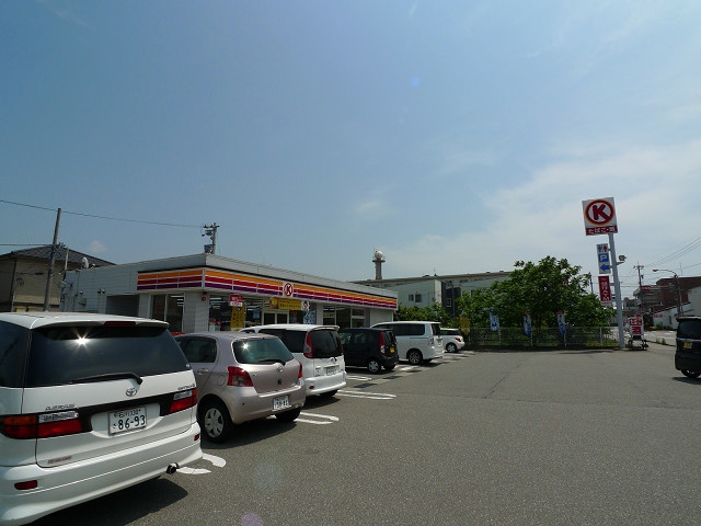 Convenience store. 325m to Circle K Nonoichi Sugawara store (convenience store)