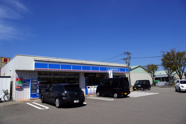Convenience store. 573m until Lawson Nonoichi Honmachinishi store (convenience store)