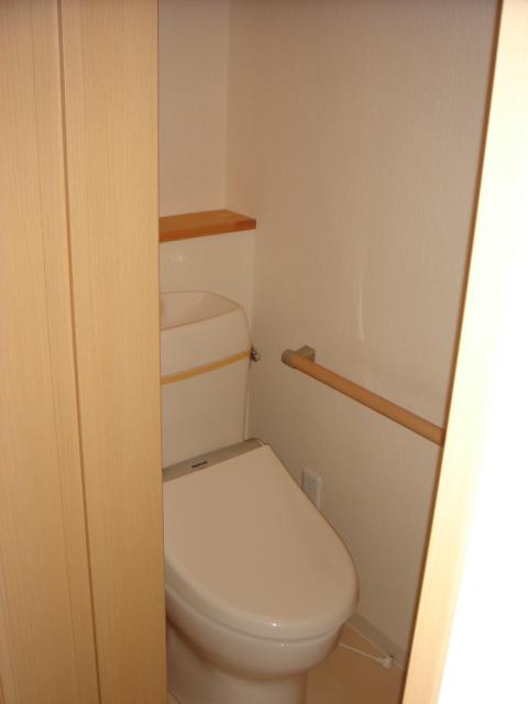Toilet. Indoor (12 May 2013) Shooting