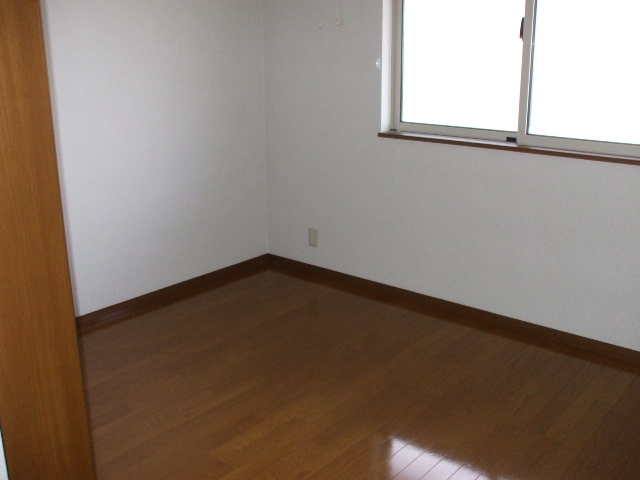 Other room space. North Western-style