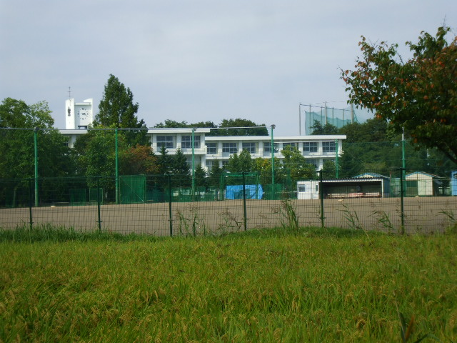 high school ・ College. Prefectural Hanamaki North High School (High School ・ NCT) to 450m