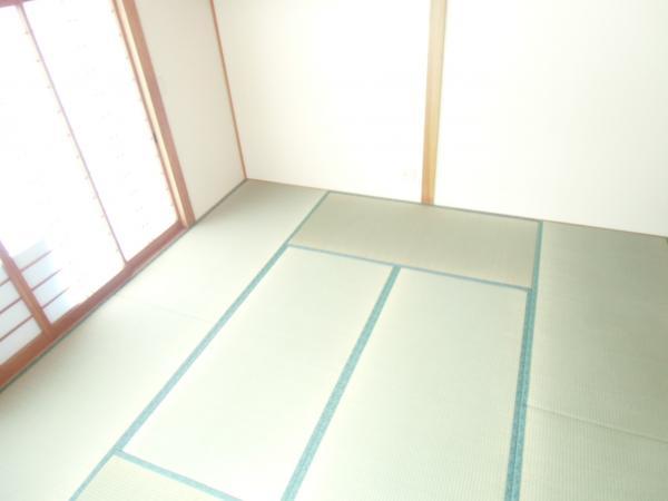 Non-living room. Tatami mat was exchange!