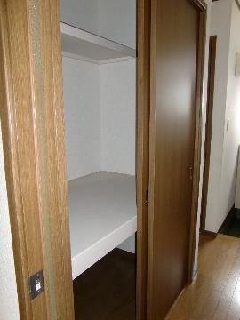 Other room space. Hallway storage