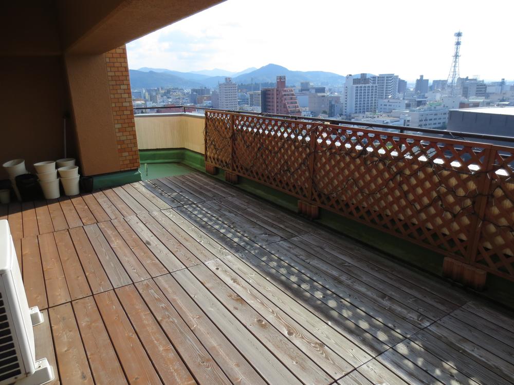 Balcony. Roof balcony (November 2013) Shooting ※ Furniture in me, Furniture etc. are not included in the sale price