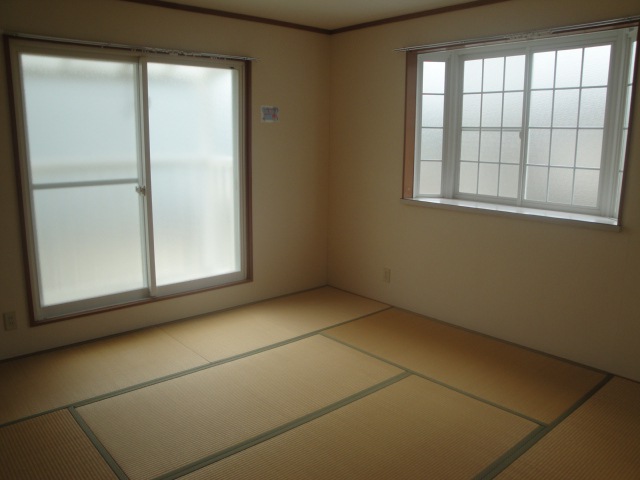 Other room space. It comes with a bay window, You have me out a more open feeling.