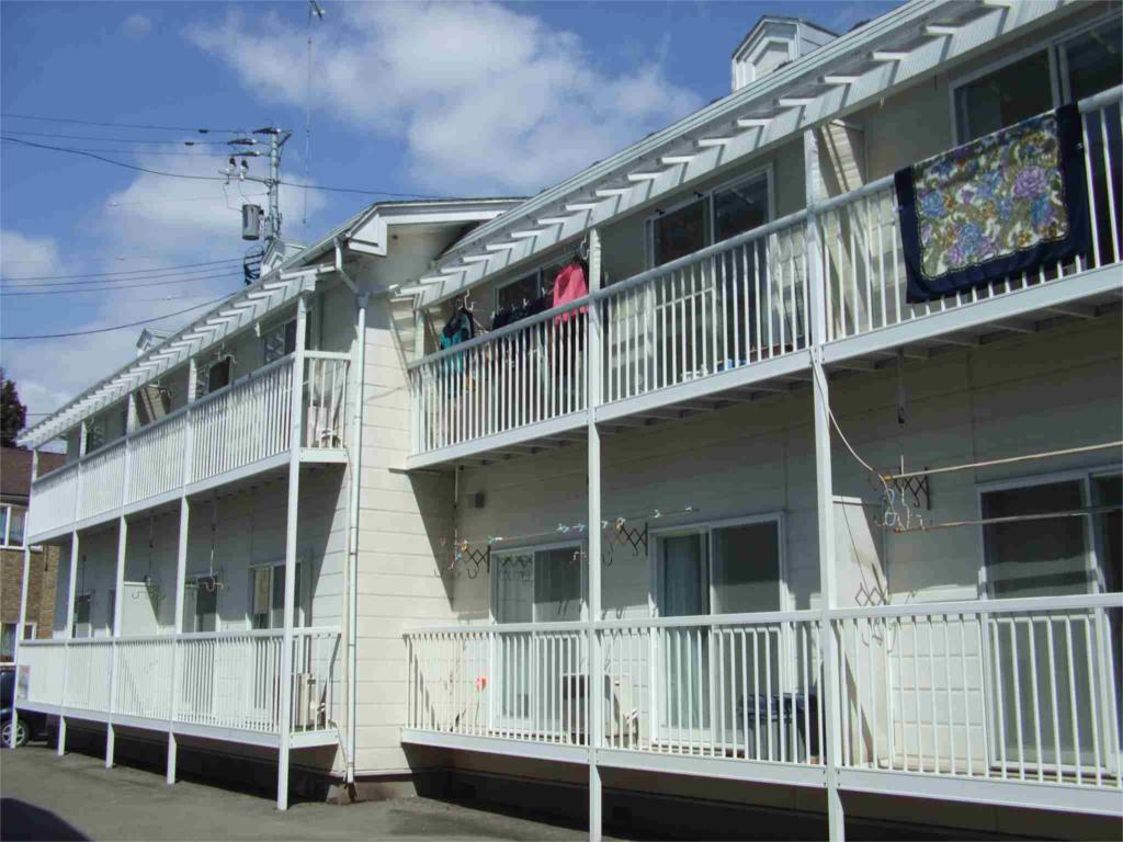 Balcony. Do not worry at all, even dry a large amount of laundry.