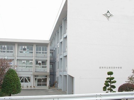 Junior high school. "Kuroishino junior high school" until the (junior high school) 1800m