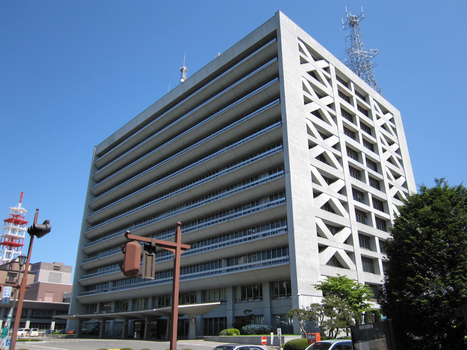 Government office. 764m to the Iwate Prefectural Office (government office)