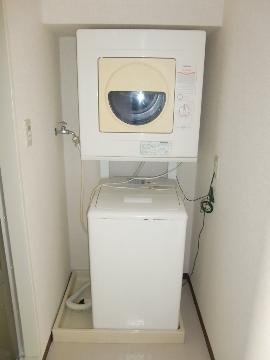 Other room space. Washing machine, Dryer