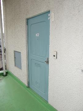 Other room space. Entrance door