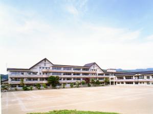 Primary school. Yamagishi 320m up to elementary school (elementary school)