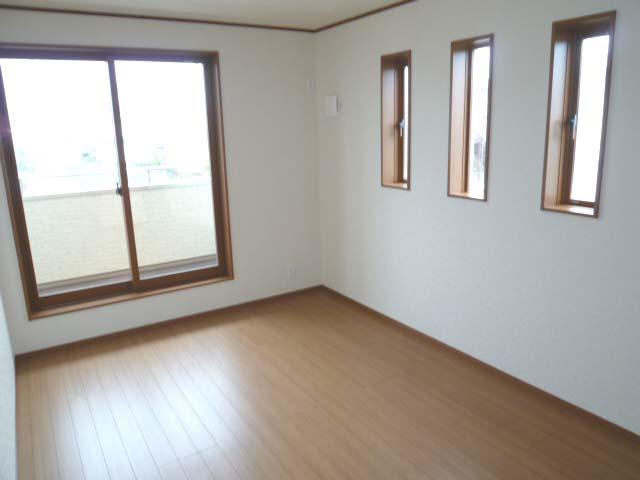 Same specifications photos (living). Western-style room