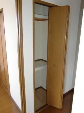 Other room space. Hallway storage