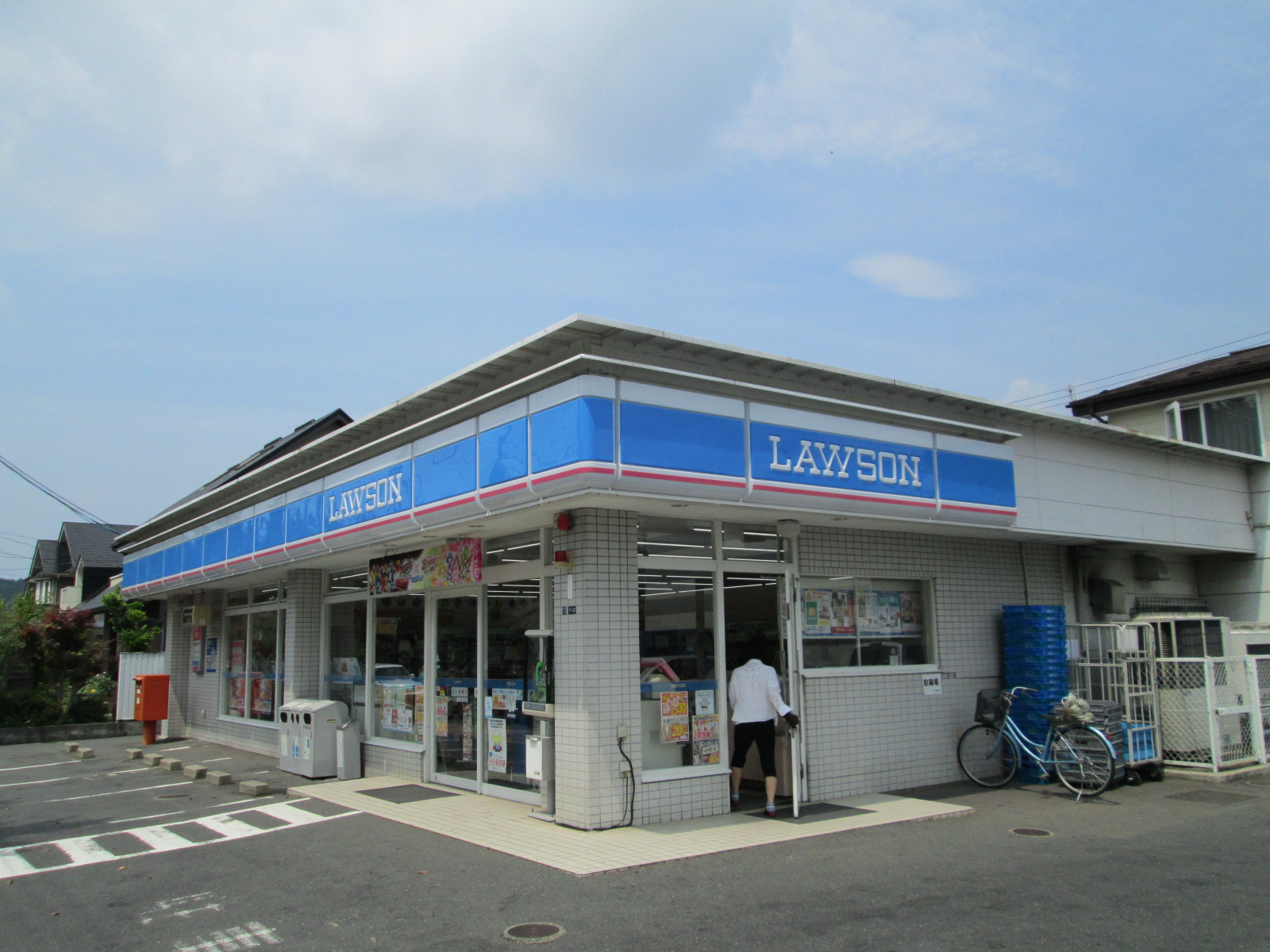 Convenience store. 832m until Lawson Morioka Asagishi store (convenience store)