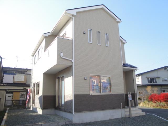 Local appearance photo. Local (11 May 2013) Shooting