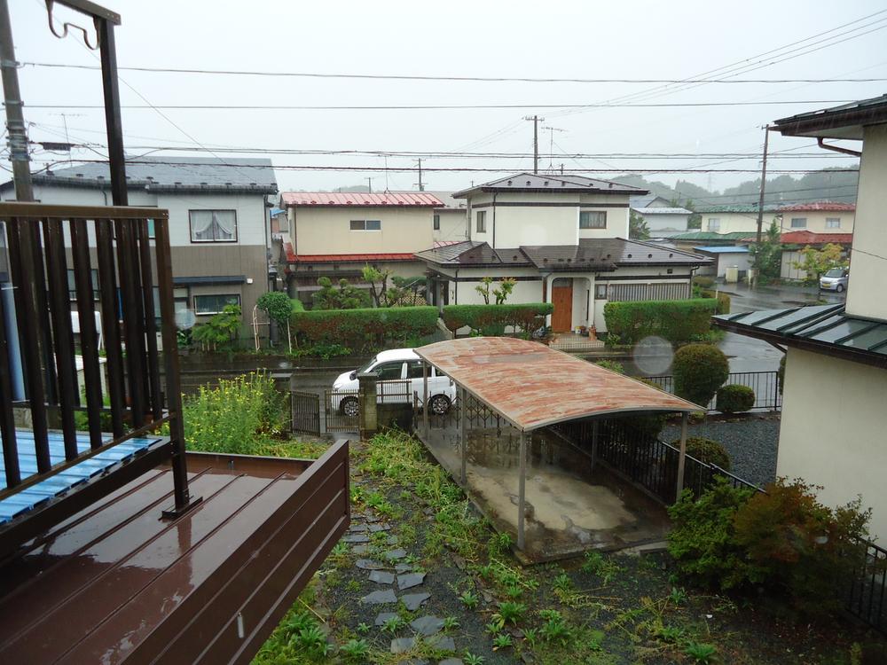 View photos from the dwelling unit. View from local (09 May 2013) Shooting