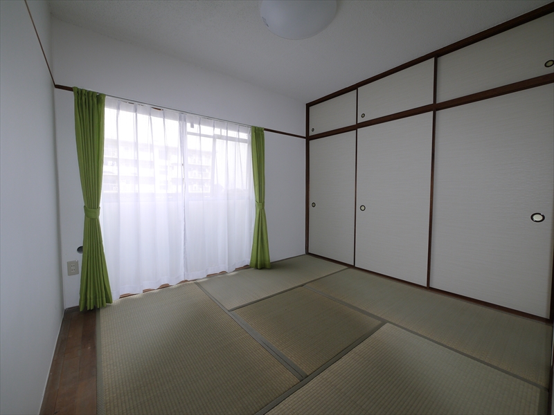 Other room space. The same type: It is a photograph after Rifuomu.